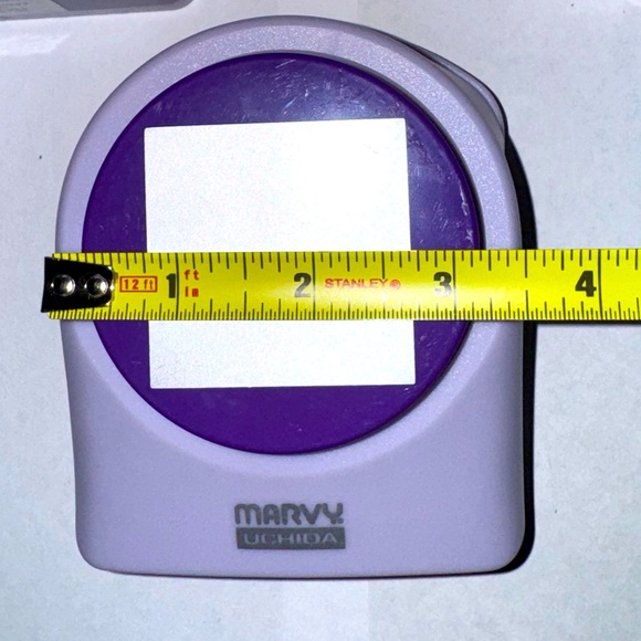 Marvy Uchida 3 pack Scrapbook Paper Punchers - Picture 6 of 7